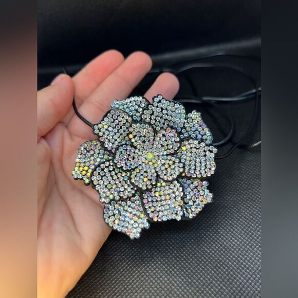 Statement Rhinestone Rose Chocker Necklace - Picture 13 of 14